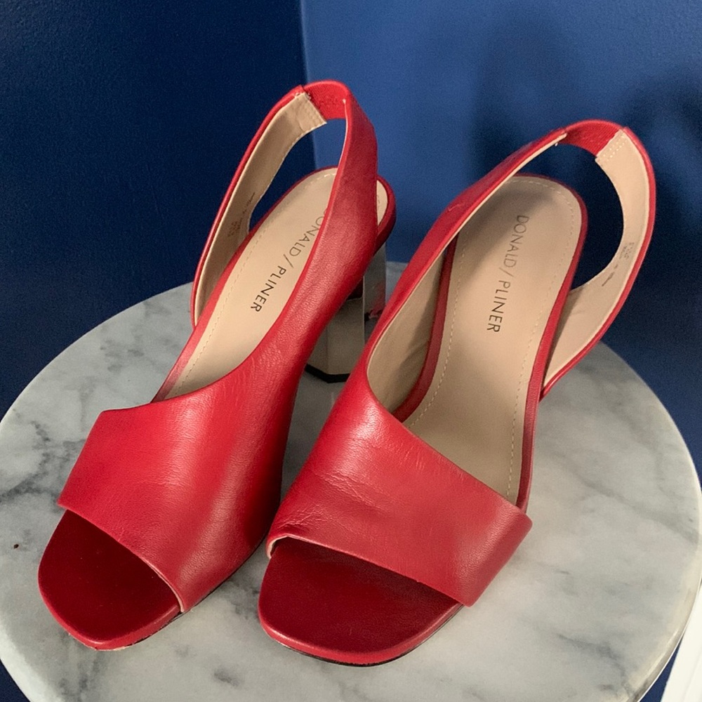 Donald Pliner Size 5.5